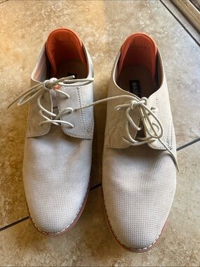 Steve Madden Beige Oxford Shoes with Orange Lining